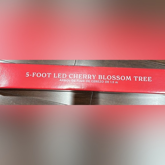 🌸NEW CHERRY BLOSSOM TREE INDOOR OUTDOOR 5 FOOT LED WITH BOX. CAN USE TO DECOR. - Picture 8 of 16